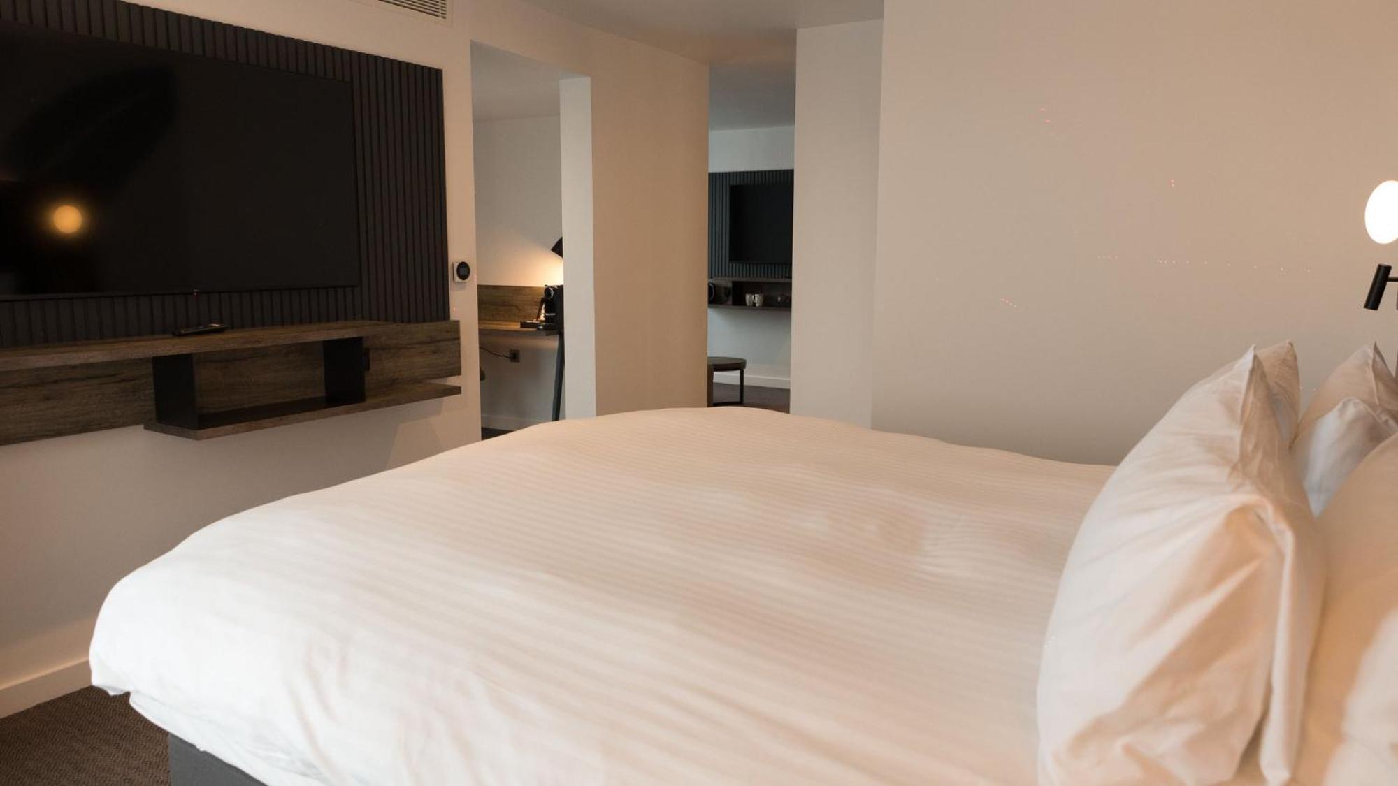 Premium King Room Camden Lock View