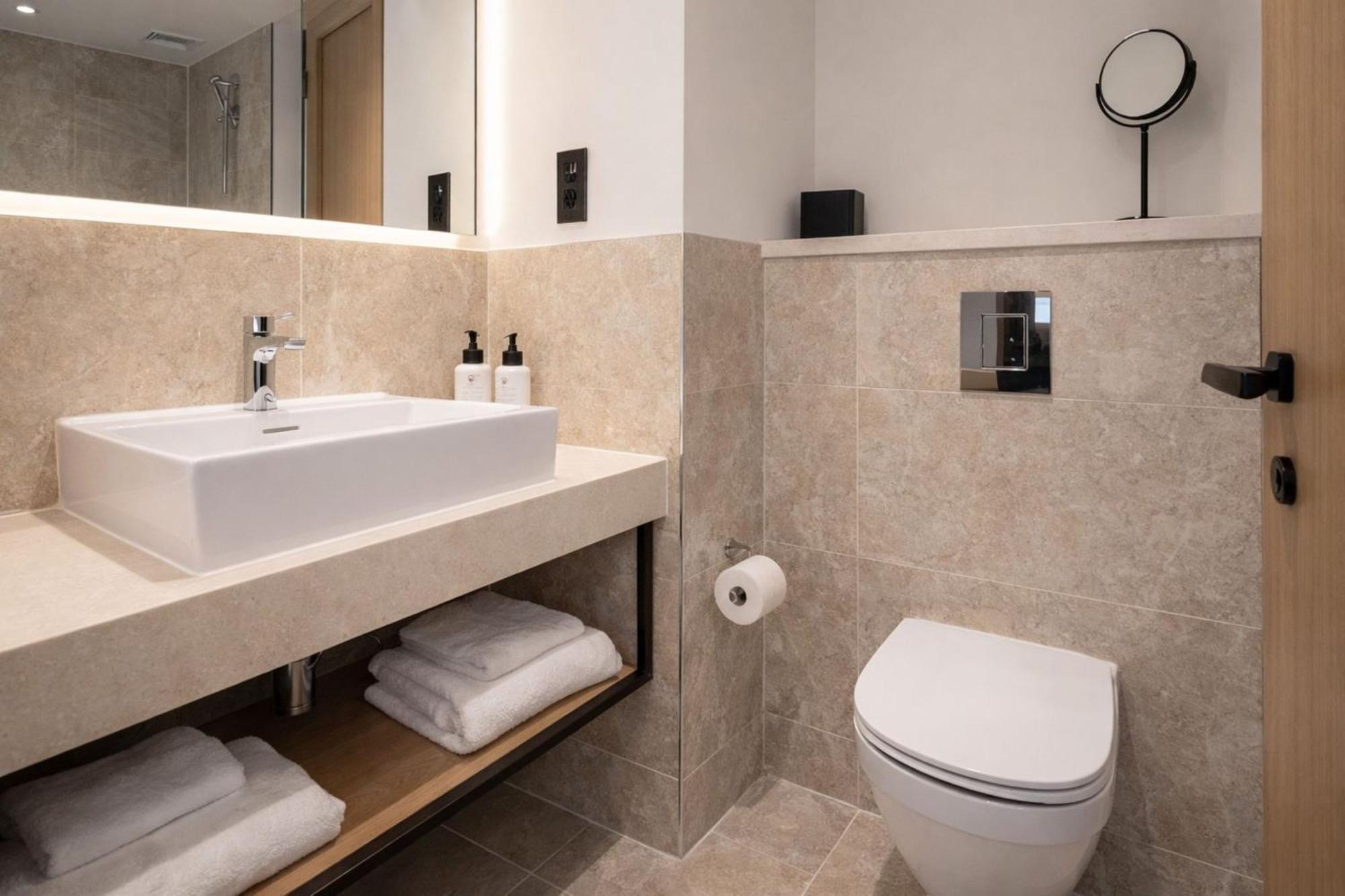 Premium King Room Camden Lock View
