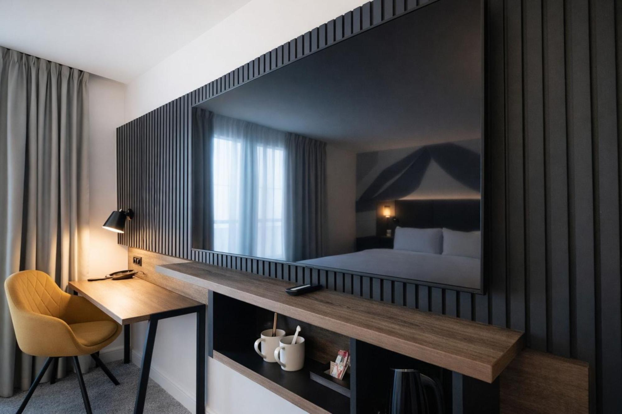 Premium King Room Camden Lock View